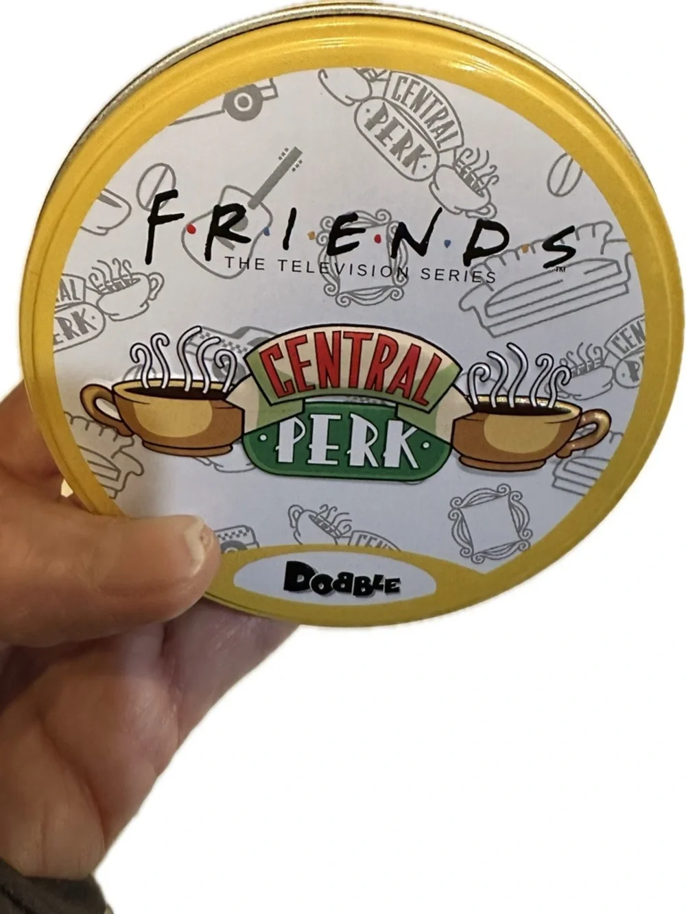 DOBBLE SPOT IT FRIENDS CENTRAL PERK TIN MATCHING CARD GAME TRAVEL LEARNING EDUCA